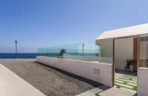 Caleta de Fuste Villa | Villa Del Mar by Villa Plus