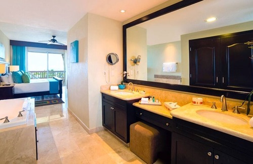 Cancun Resort | Villa del Palmar Cancun is a family-friendly beachfront oasis . n
