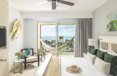 Downtown Cancun Resort | Villa Del Palmar Cancun Resort: experience a luxury stay.