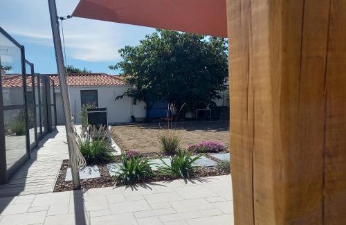 Les Sables d'Olonne Apartment | Villa des Huniers à La Chaume