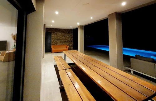 Beaucaire Villa | Villa des Terrasses d'Argence - South of France - 18 people