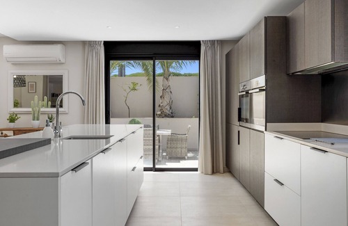 Marbella Villa | Villa Di Lusso -Contemporary Villa with Sea Views!