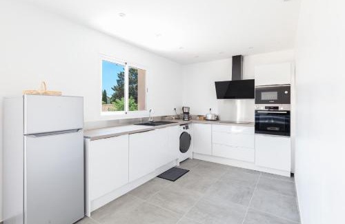 Saint-Mitre-les-Remparts Villa | "Villa Dos" 80 m2 avec Jacuzzi