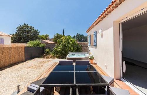 Saint-Mitre-les-Remparts Villa | "Villa Dos" 80 m2 avec Jacuzzi