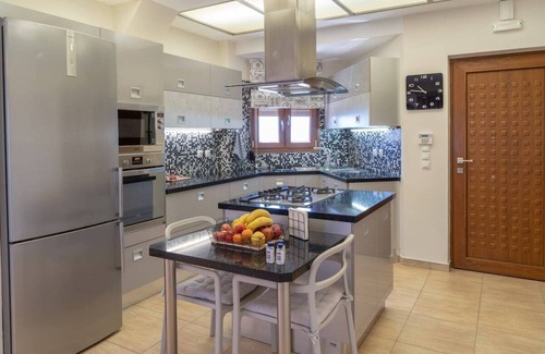 Makry Gialos Villa | Villa Dolce Evita - With Private Pool