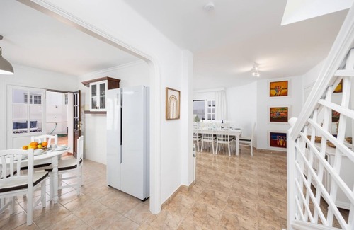 Tias Villa | Villa Dulce - Four Bedroom Villa, Sleeps 8