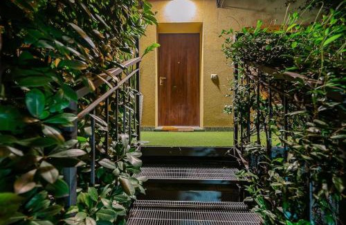 Ripamonti Corvetto Villa | Villa Duomo - Jacuzzi e Terrazzo - Cinema - Free Parking - Gym