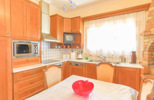 Petaleia Villa | Villa Eftihia: Traditional, easy access, amazing sunsets