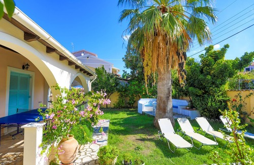 Petaleia Villa | Villa Eftihia: Traditional, easy access, amazing sunsets