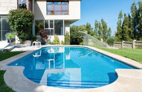 Saians House | Villa El Castañal con Piscina Privada