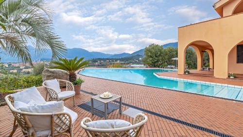 Loano Villa | VILLA ELDA 6, Emma Villas