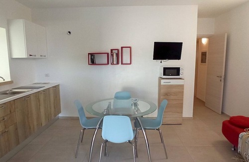 Torre Vado House | Villa Eliria A: A graceful apartment situated at a short distance from the beach, with Free WI-FI.