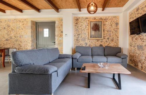 Agia House | Villa Elpida in Myloniana