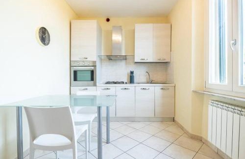 Pisa Apartment | -Villa Emily- Parking, Garden & Wi-Fi