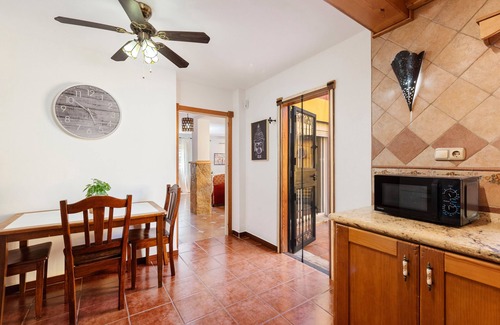 Churriana Villa | Villa 'Emma' with Private Garden, Wi-Fi and Air Conditioning