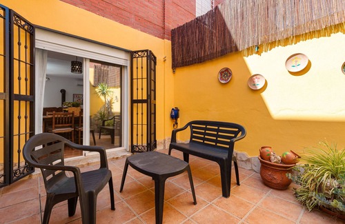 Churriana Villa | Villa 'Emma' with Private Garden, Wi-Fi and Air Conditioning
