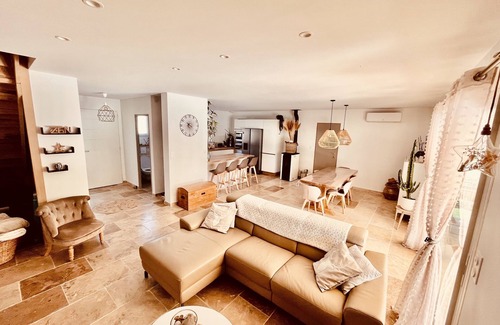 Provence Villa | Villa En Provence with Swimming Pool