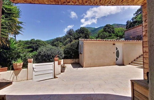 Bastelicaccia Villa | Villa Entre mer et Montagne à Bastelicaccia! Le Calme à Côté Dajaccio!