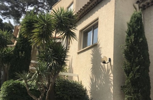 La Pointe Rouge Villa | Villa Entre Pinède et Calanques de Marseille, 6 Chambres, 12 Couchages, Piscine