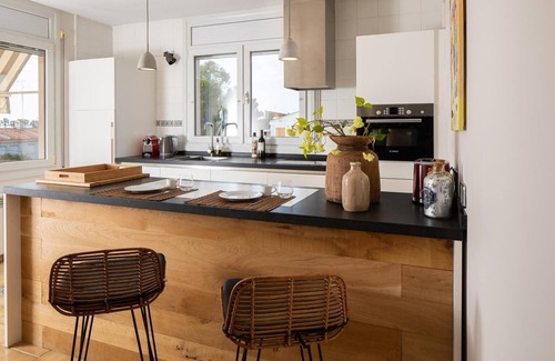 L'Ampolla Villa | Villa 'Eole Y Mar' with Private Pool, Wi-Fi and Air Conditioning