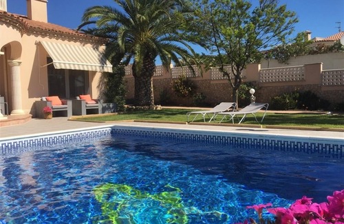 L'Ampolla Villa | Villa 'Eole Y Mar' with Private Pool, Wi-Fi and Air Conditioning