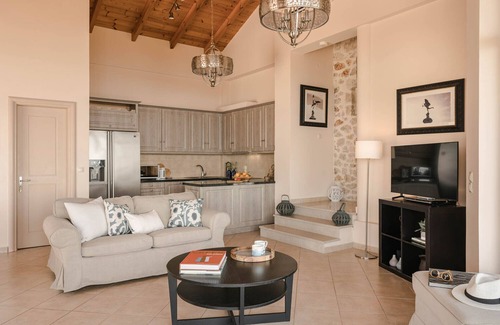 Skala Villa | Villa Eros | Old Skala | Kefalonia , - JUST FOR THE 2 OF YOU . RATED "EXCEPTIONAL"