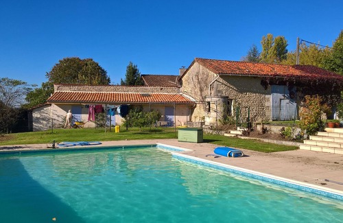 Grand-Brassac House | Villa Espérance – Family House with Pool and Views of the Périgord Countryside