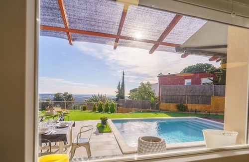 Tordera Ski Chalet | Villa Esperanza Lux Relax near the sea a/c
