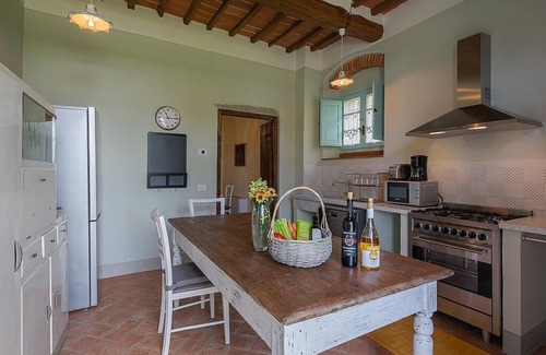 Montecchio Villa | Villa Evarne: An elegant and welcoming two-story villa surrounded by the greenery, with Free WI-FI.