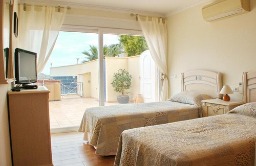 Benimeit Ski Chalet | Villa Evora
