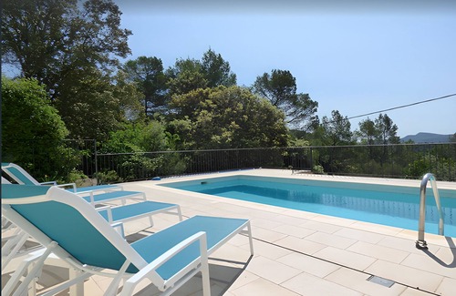 La Roquebrussanne Villa | Villa Familiale Dans la Montagne Avec Piscine