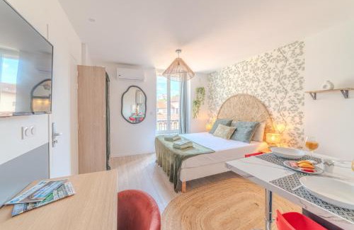 Roanne Apartment | Villa Floréa 6-8p - 3 salles de bain 4ch Parking
