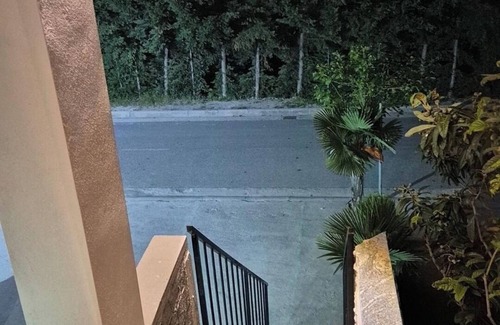 Durres Villa | Villa - For 5 - Hot Tub - Parking - Garden