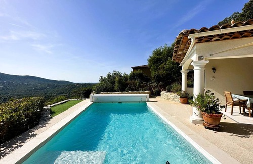 La Londe-les-Maures House | Villa for 6 people with pool and sea view in the Valcros domain in La Londe les Maures