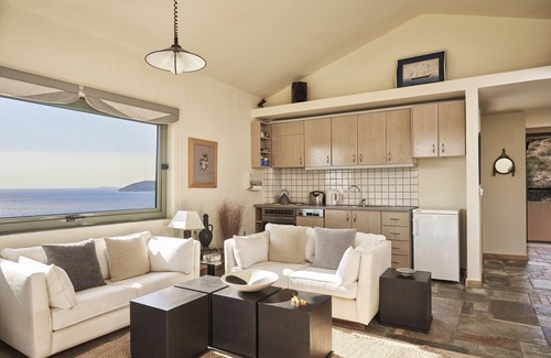 Thymari Villa | Villa for Your Dream Family Holidays in the Outskirts of Athens