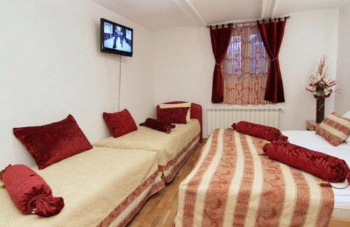 Kosancicev Venac Hotel | Villa Forever