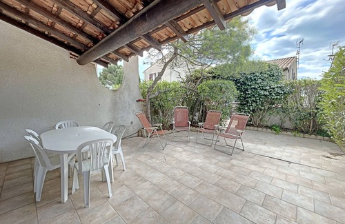 Saintes-Maries-de-la-Mer House | Villa Saintes-Maries-de-la-Mer, 2 bedrooms, 6 persons