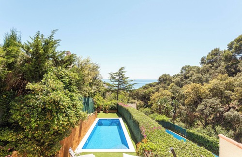 Tossa de Mar Villa | Villa 'Frente Al Mar' with Sea View, Wi-Fi and Air Conditioning