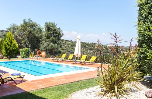 Giannoudion Villa | Villa Givera