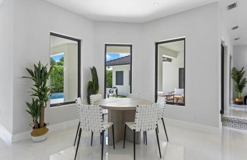 Fontainebleau Villa | Villa Grand