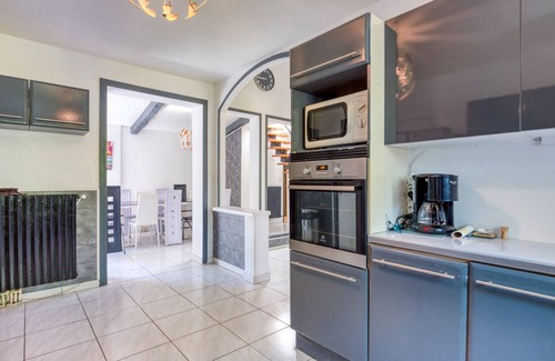 La Grande-Motte Villa | Villa 'Grande' with Private Terrace, Private Garden and Wi-Fi
