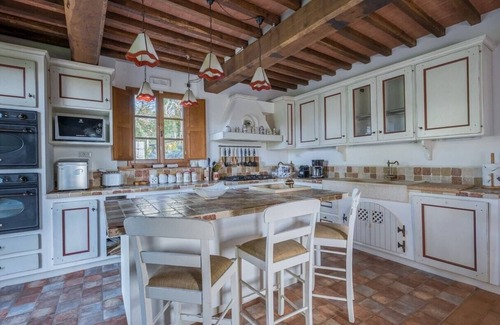 Palaia Villa | Villa Gropia - Private Tuscan villa with pool