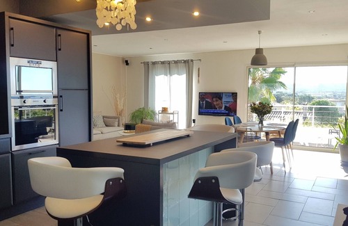 Montbazin Villa | Villa, heated pool, exceptional view, exotic garden, rated 4*.
