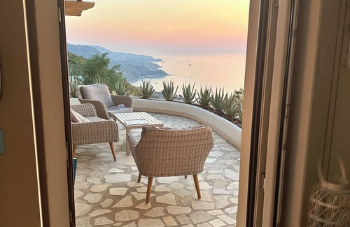 Zambrone Villa | Villa Horizon