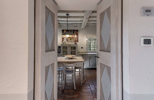 San Casciano dei Bagni Villa | Villa in San Casciano Dei Bagni with 6 bedrooms sleeps 14