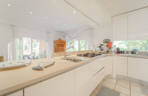 Procchio Villa | Villa Il Cappero immersed in the greenery of well-kept gardens with an incredible view of the Gulf,