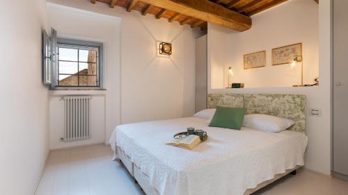 Pomarance Villa | VILLA IL POZZO 14, Emma Villas