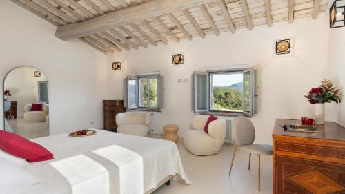 Pomarance Villa | VILLA IL POZZO 14, Emma Villas