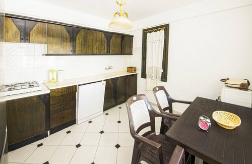 Turgutreis Villa | Villa in Bodrum with Shared Pool and Backyard