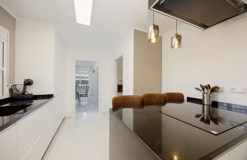 Elviria Apartment | Villa in Elviria, a retreat among palm trees, with private pool and barbecue, Marbella